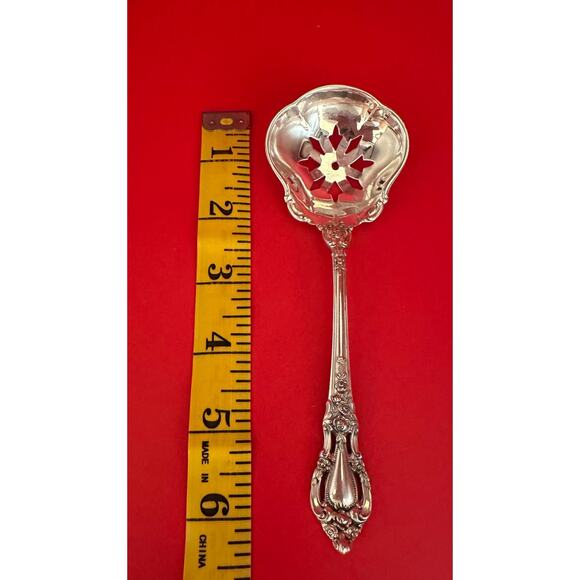 Lunt Eloquence Sterling Silver Slotted Pierced Bon Bon Spoon 6 3/8 in. 48 grams